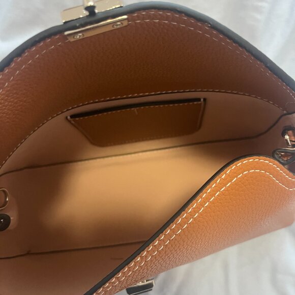 NWT T-Lock grained-leather clutch tan - Picture 6 of 6